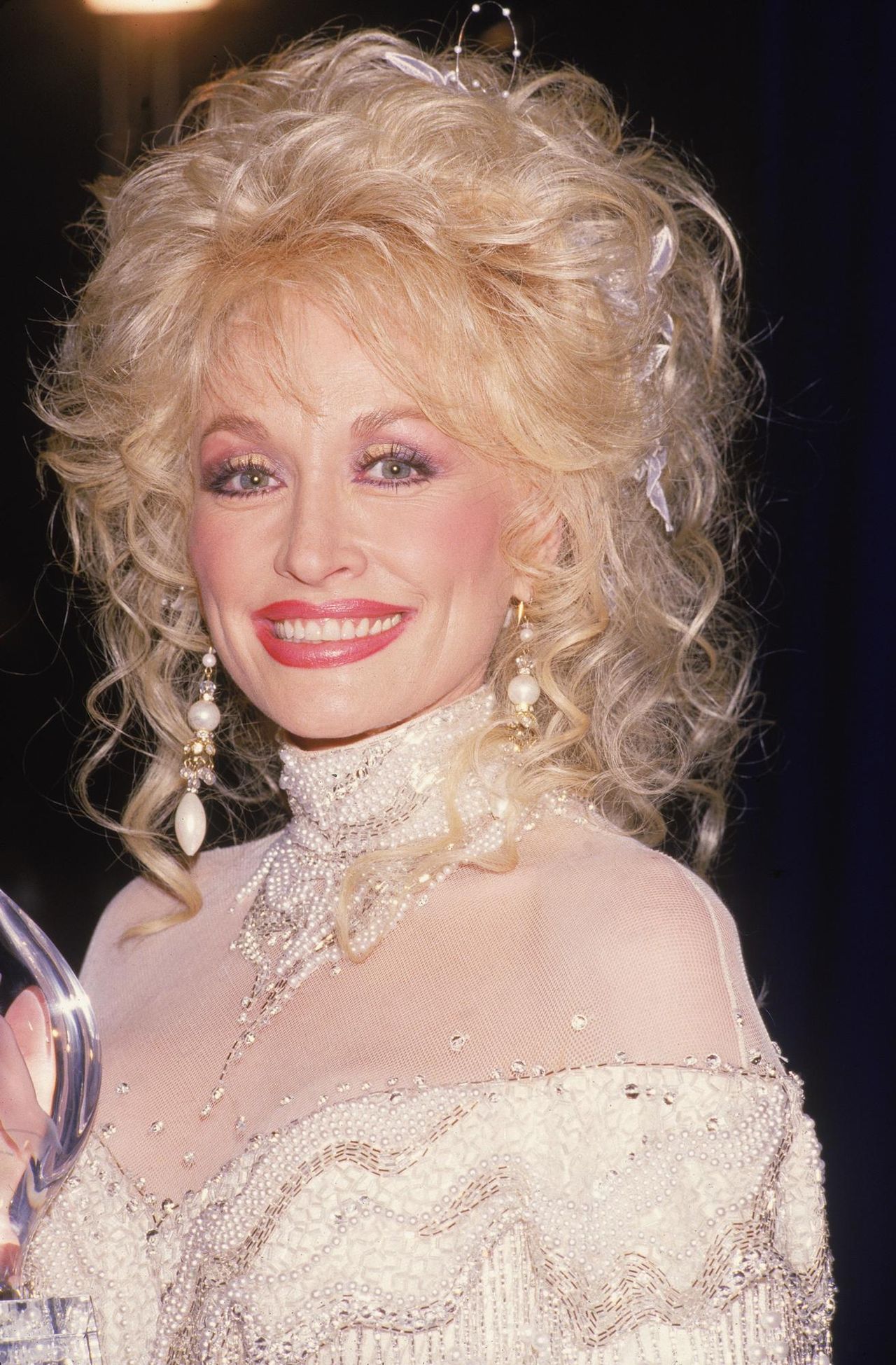 1988_Fondazione_Dollywood_O4tLSi1ULw - Confidenze24 source:usmagazine - 1988: Fondazione Dollywood - Dolly Parton Most Charitable Moments 1988