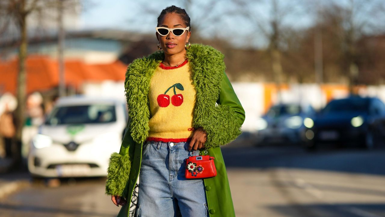 1_City_Slicker_Un_Parco_di_Pelle_e_Pelliccia_Rzqge1teeK - Confidenze24 source:usmagazine - 1. City Slicker: Un Parco di Pelle e Pelliccia - Cappotto City Slicker in pelle e pelliccia