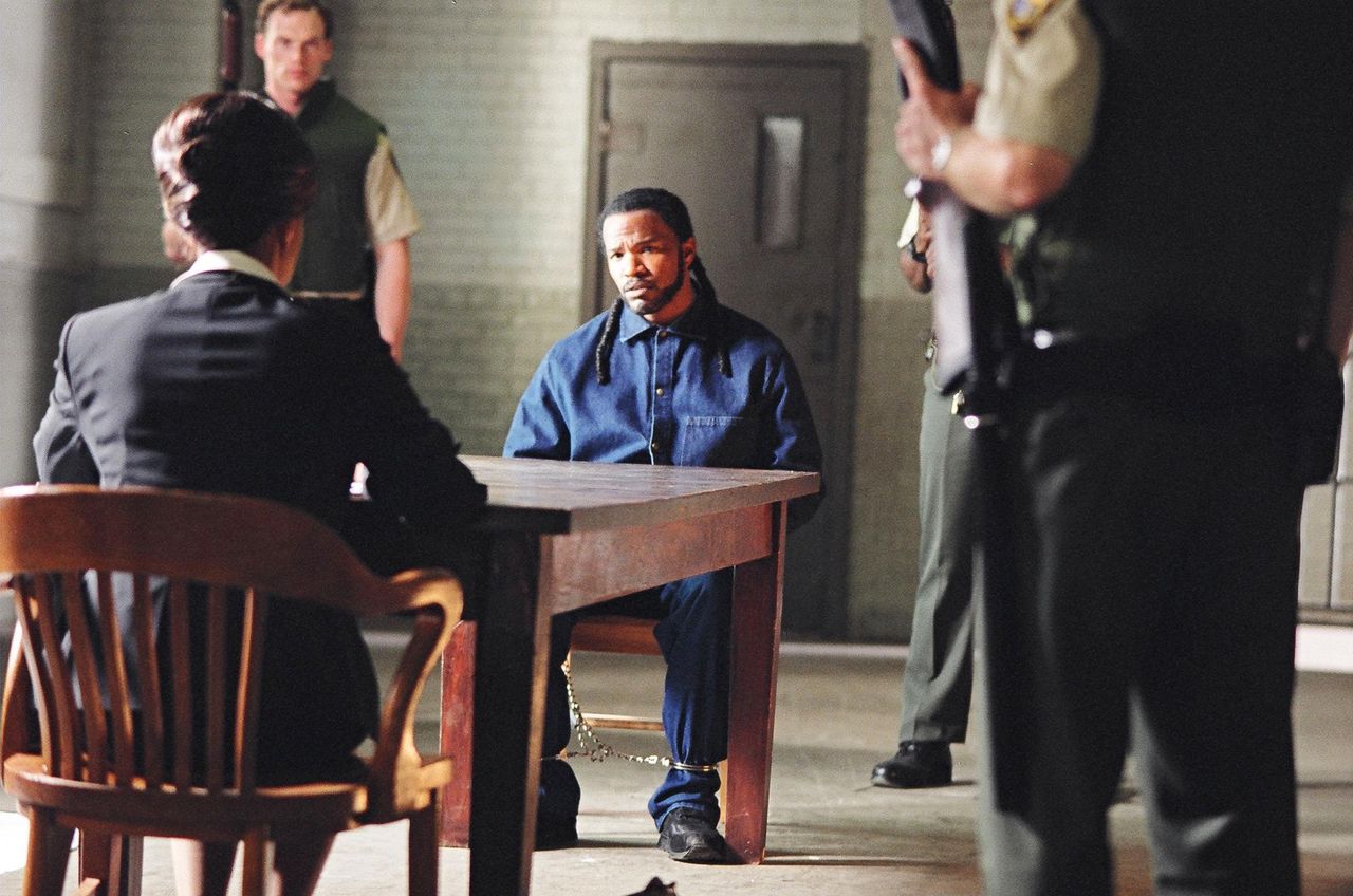 2004_XRUvKktIi1 - Confidenze24 source:usmagazine - 2004 - Jamie Foxx 2004