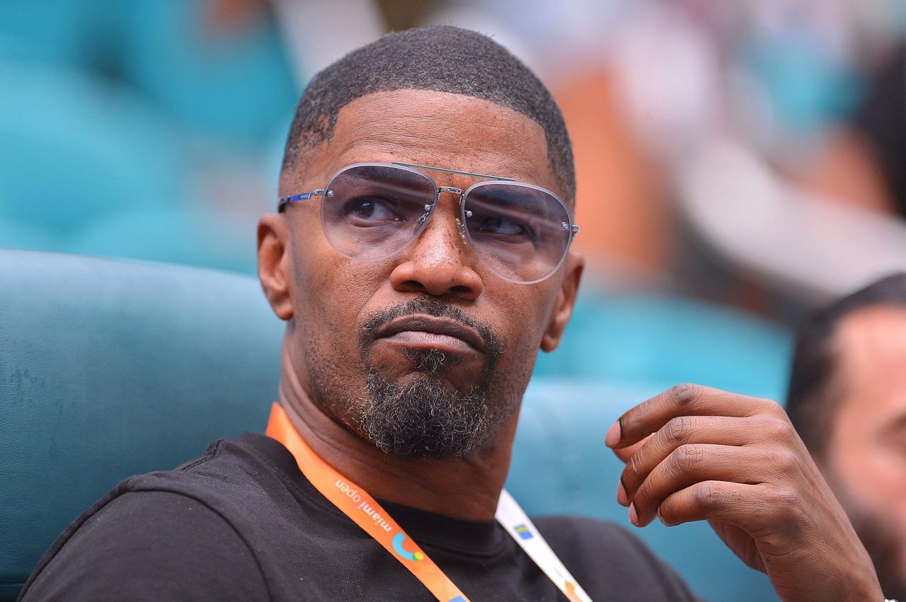 2021_YTyB3w1R8k - Confidenze24 source:usmagazine - 2021 - Jamie Foxx 2021