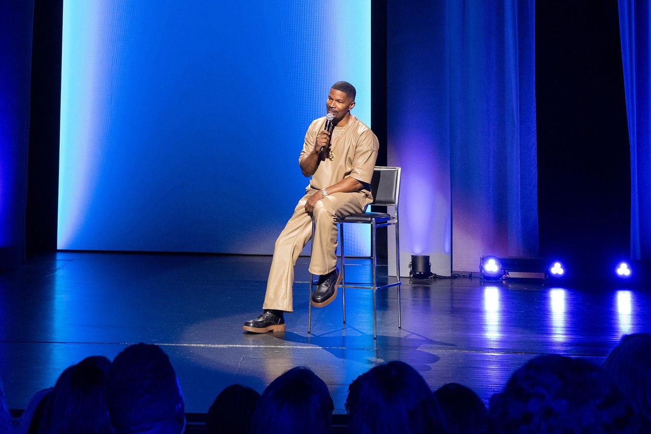 2023_BoRnLgXL8O - Confidenze24 source:usmagazine - 2023 - Jamie Foxx 2023