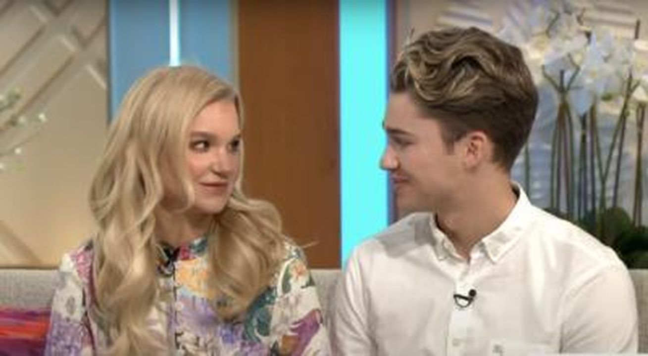 AJ_Pritchard_e_Abbie_Quinnen_si_sono_separati_nel_2022_w1LeapJ4zs - Confidenze24 source:entertainmentdaily - AJ Pritchard e Abbie Quinnen si sono separati nel 2022 - Abbie Quinnen e AJ Pritchard su Lorraine