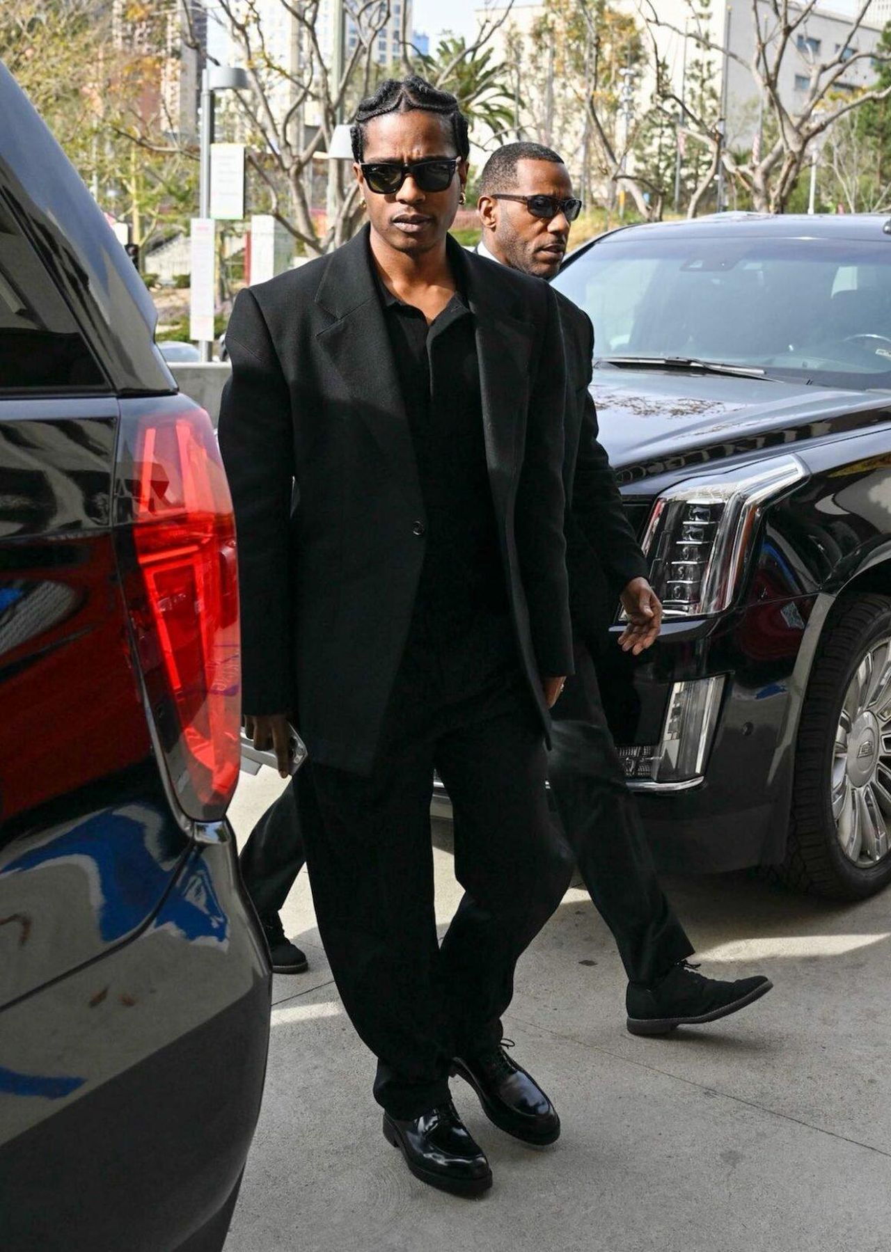 ASAP_Rocky_al_tribunale_di_Los_Angeles_GaAc1EJ4Zz - Confidenze24 source:socialitelife - ASAP Rocky al tribunale di Los Angeles - ASAP Rocky al tribunale di Los Angeles