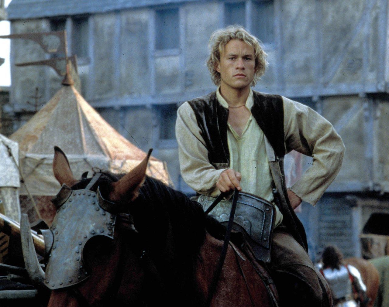 A_Knights_Tale_2001_d9PrVimj7n - Confidenze24 source:usmagazine - ‘A Knight’s Tale’ (2001) - Heath Ledger in A Knight’s Tale