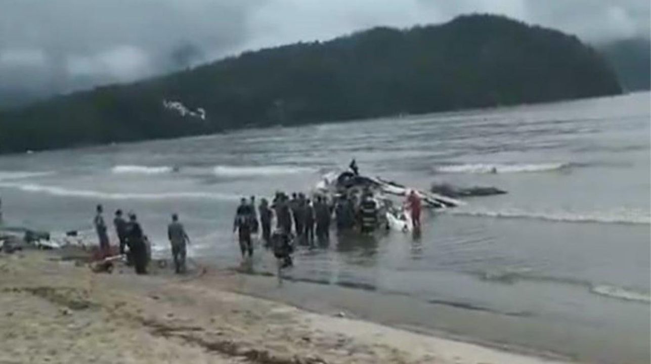 Aereo_esce_di_pista_ed_esplode_durante_latterraggio_PesHajGwJS - Confidenze24 source:tvzap - Aereo esce di pista ed esplode durante l’atterraggio - Immagine dell'incidente aereo