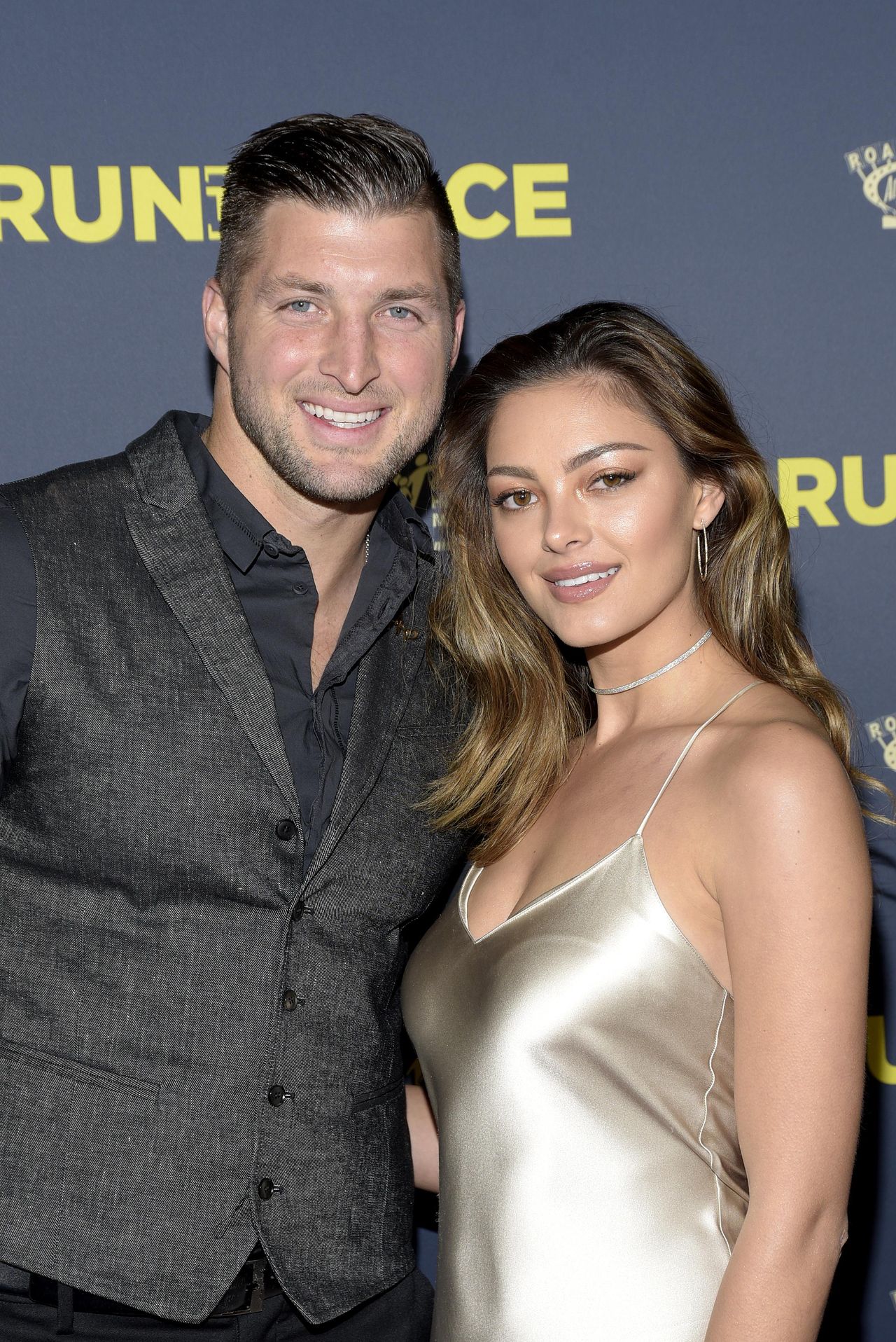 Annuncio_della_Gravidanza_mAxs9wuSYH - Confidenze24 source:closerweekly - Annuncio della Gravidanza - Tim Tebow Aspetta il Primo Figlio con Demi-Leigh