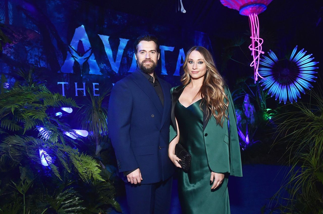 Aprile_2024_2XDxee8j5q - Confidenze24 source:usmagazine - Aprile 2024 - Henry Cavill e Natalie Viscuso in attesa del loro primo bambino