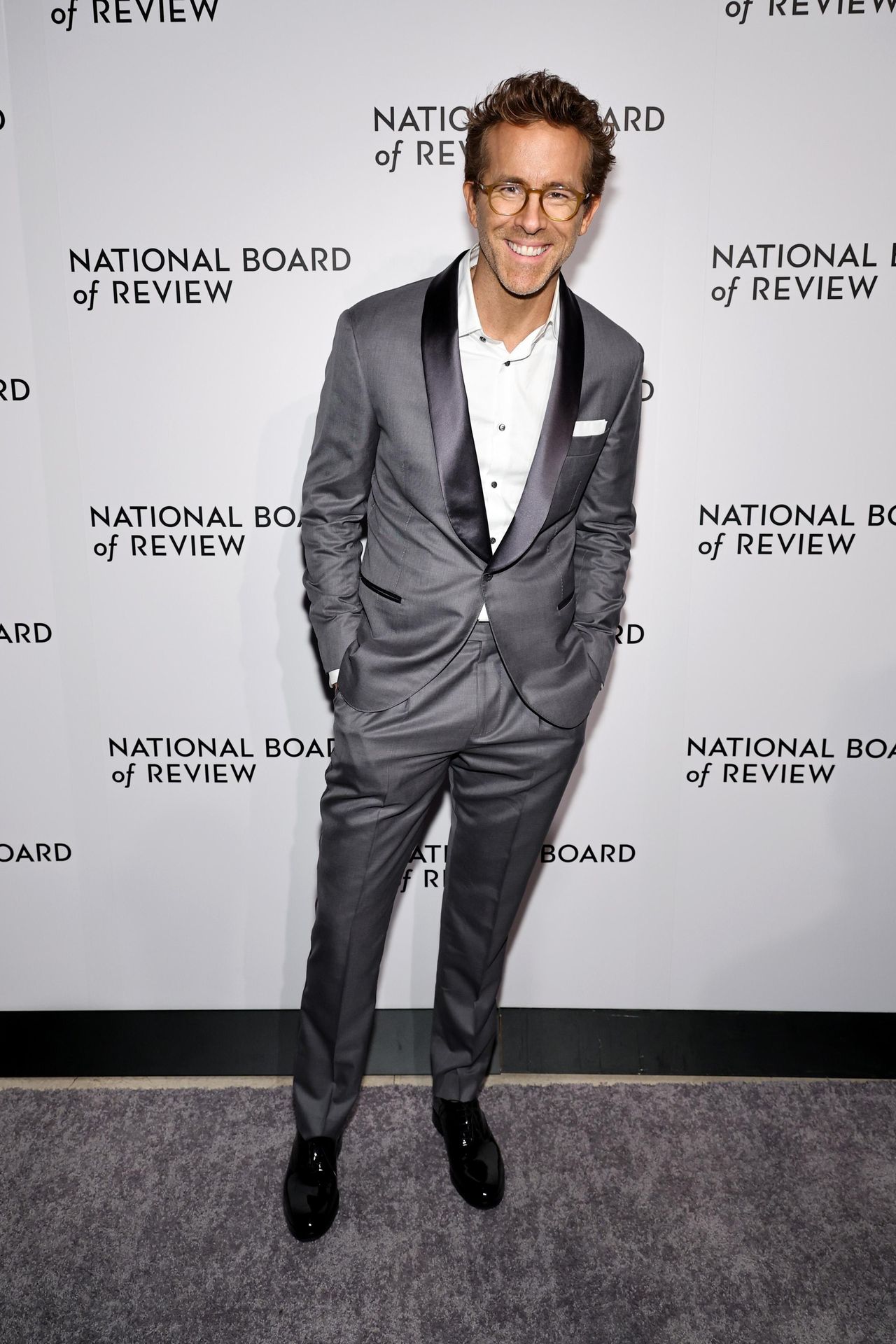 Ariana_Grande_e_le_stelle_del_cinema_r2XI2RFJfZ - Confidenze24 source:allcelebrities - Ariana Grande e le stelle del cinema - Ryan Reynolds partecipa al Nationwide Board of Review Annual Awards Gala.