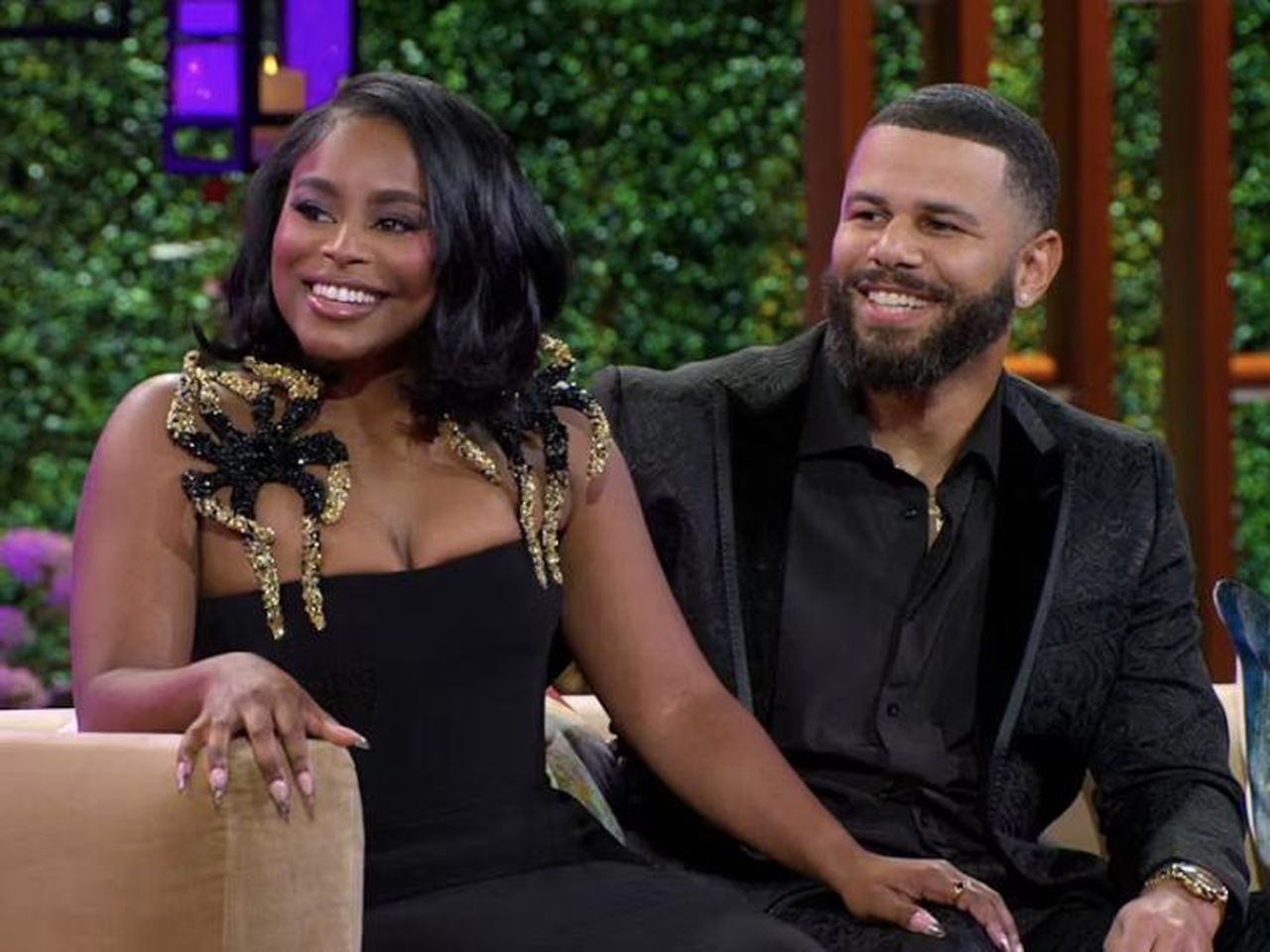 Ashley_Adionser_annuncia_la_separazione_da_Tyler_Francis_x5DN5tjVAY - Confidenze24 source:thehollywoodgossip - Ashley Adionser annuncia la separazione da Tyler Francis - Ashley Adionser e Tyler Francis durante la loro partecipazione a Love Is Blind.
