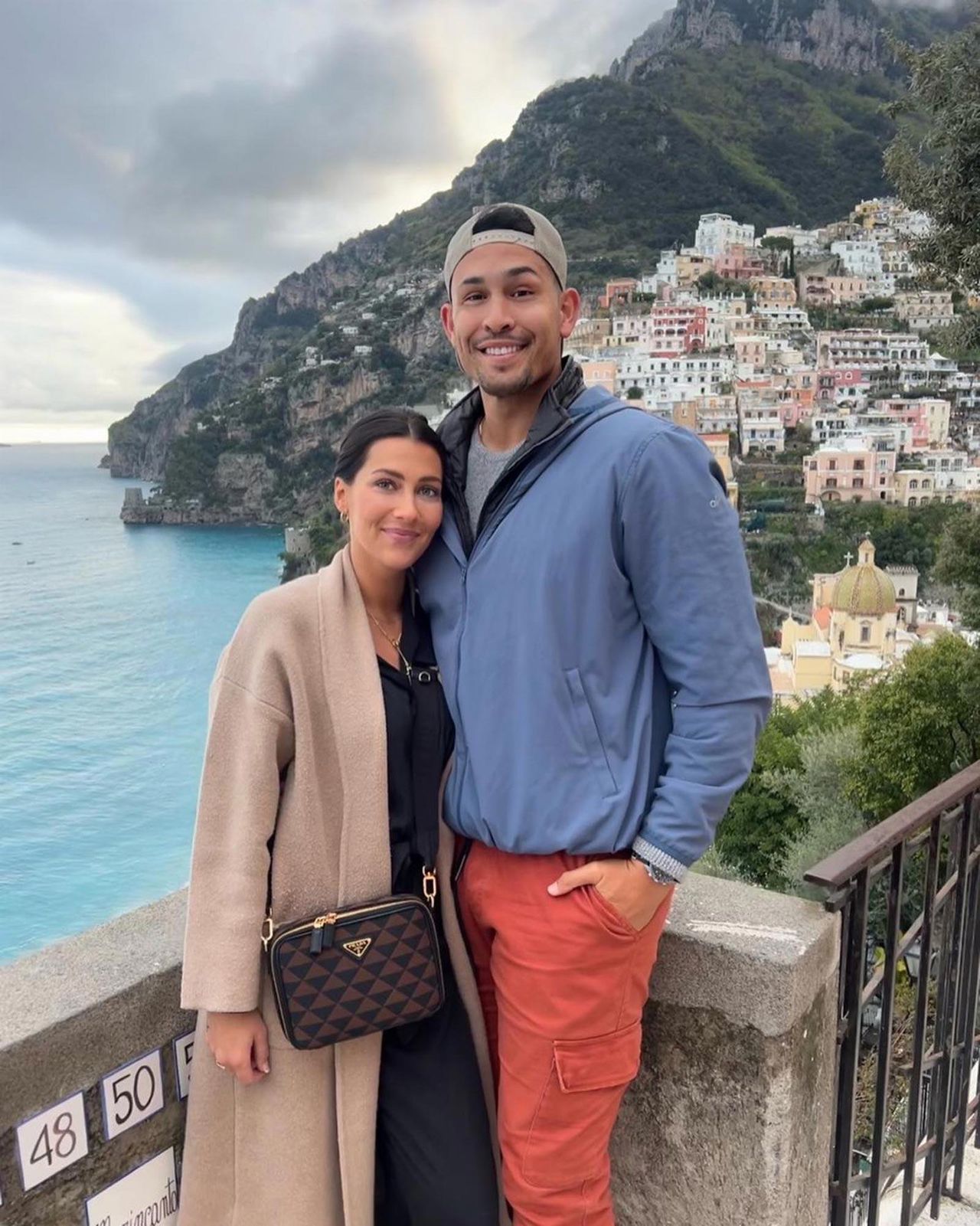 Becca_Kufrin_e_il_suo_nuovo_talento_aESgyOgc4J - Confidenze24 source:usmagazine - Becca Kufrin e il suo nuovo talento - Becca Kufrin regala un tattoo al marito Thomas Jacobs