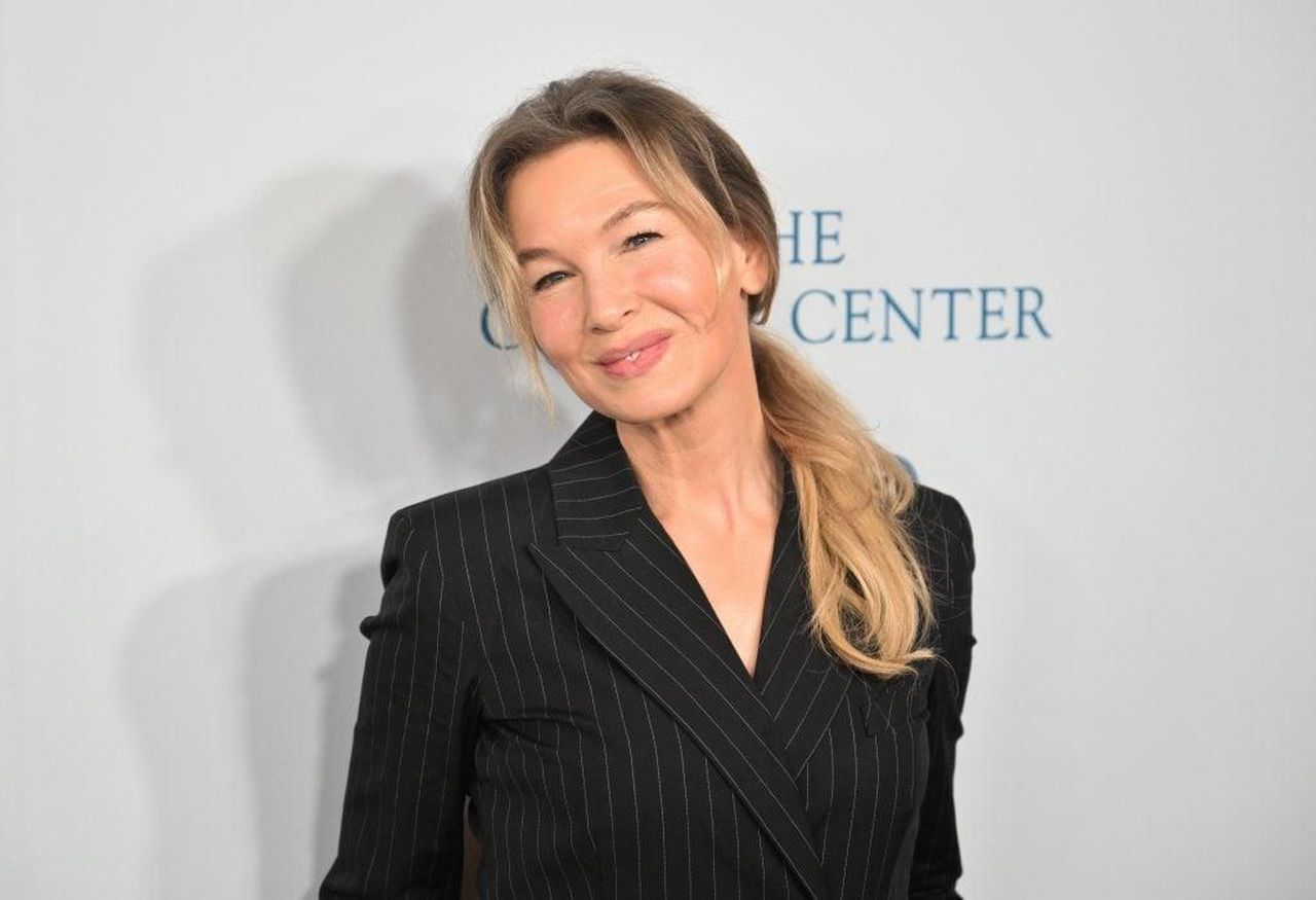 Bel_taglio_di_capelli_Renee_Zellweger_WqIJpLn2YW - Confidenze24 source:thehollywoodgossip - Bel taglio di capelli, Renee Zellweger! - Renee Zellweger il 17 settembre 2024.