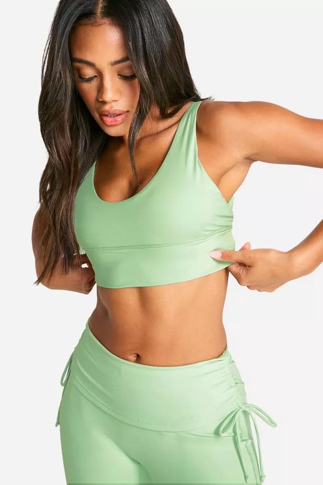 source:vipmagazine - Boohoo DSGN Studio Padded Sports Bra – €12 - Reggiseno sportivo imbottito Boohoo
