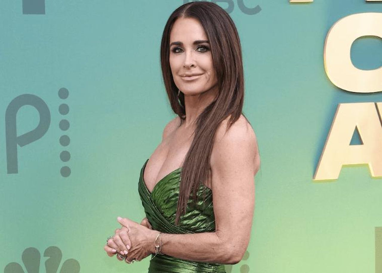 Bozoma_non_ha_paura_di_esprimere_la_sua_opinione_vlR4spt6I8 - Confidenze24 source:allabouthetea - Bozoma non ha paura di esprimere la sua opinione - Kyle Richards