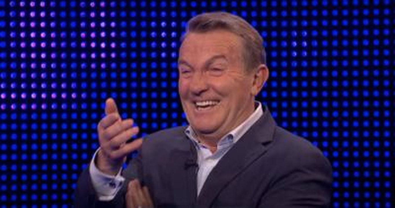 Bradley_Walsh_esprime_ambivalenza_sul_futuro_dopo_aver_vissuto_alti_e_bassi_z5oDkbe5tF - Confidenze24 source:entertainmentdaily - Bradley Walsh esprime ambivalenza sul futuro dopo aver vissuto alti e bassi - Bradley Walsh con sua moglie Donna