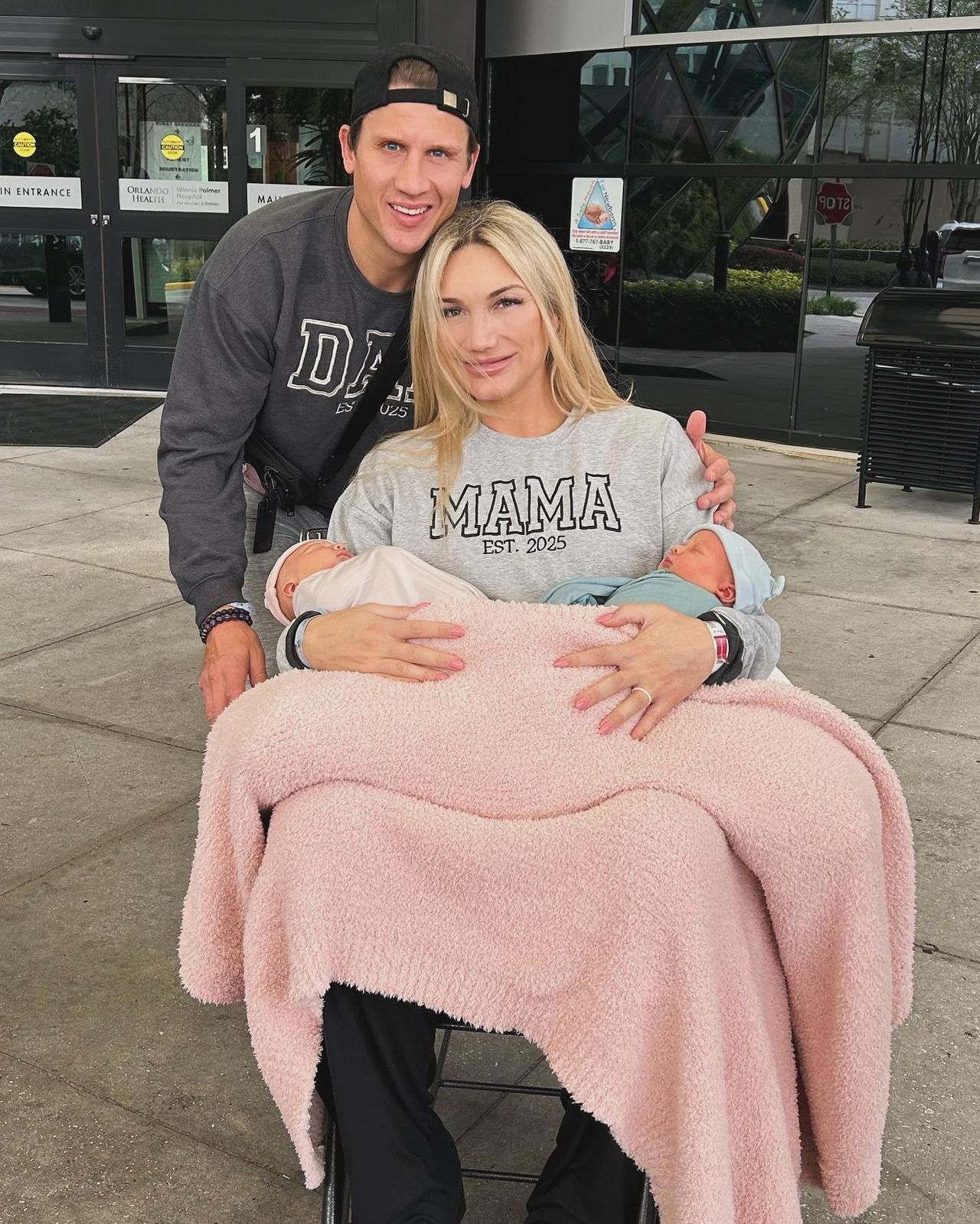 Brooke_Hogan_e_Steven_Oleksy_Y0NOspIuaJ - Confidenze24 source:usmagazine - Brooke Hogan e Steven Oleksy - Brooke Hogan con i suoi gemelli