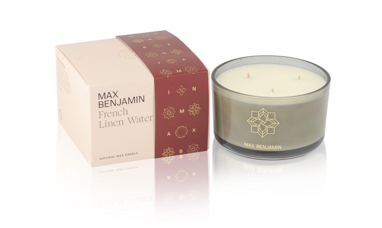 Candele_profumate_per_unatmosfera_romantica_JT3TwQl4rw - Confidenze24 source:vipmagazine - Candele profumate per un'atmosfera romantica - Candela profumata French Linen Water
