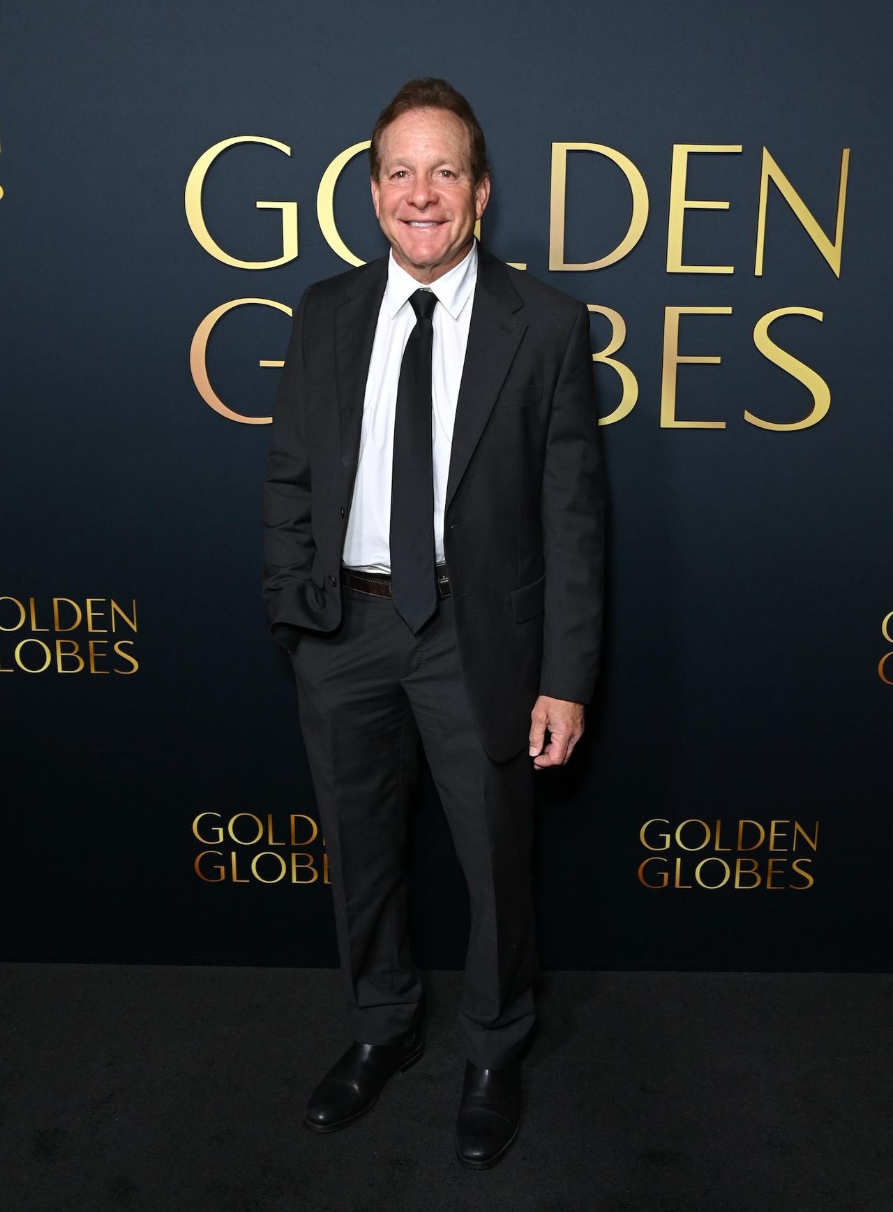 Celebrit_Evacuate_XgCB20ZSyk - Confidenze24 source:usmagazine - Celebrità Evacuate - Steve Guttenberg