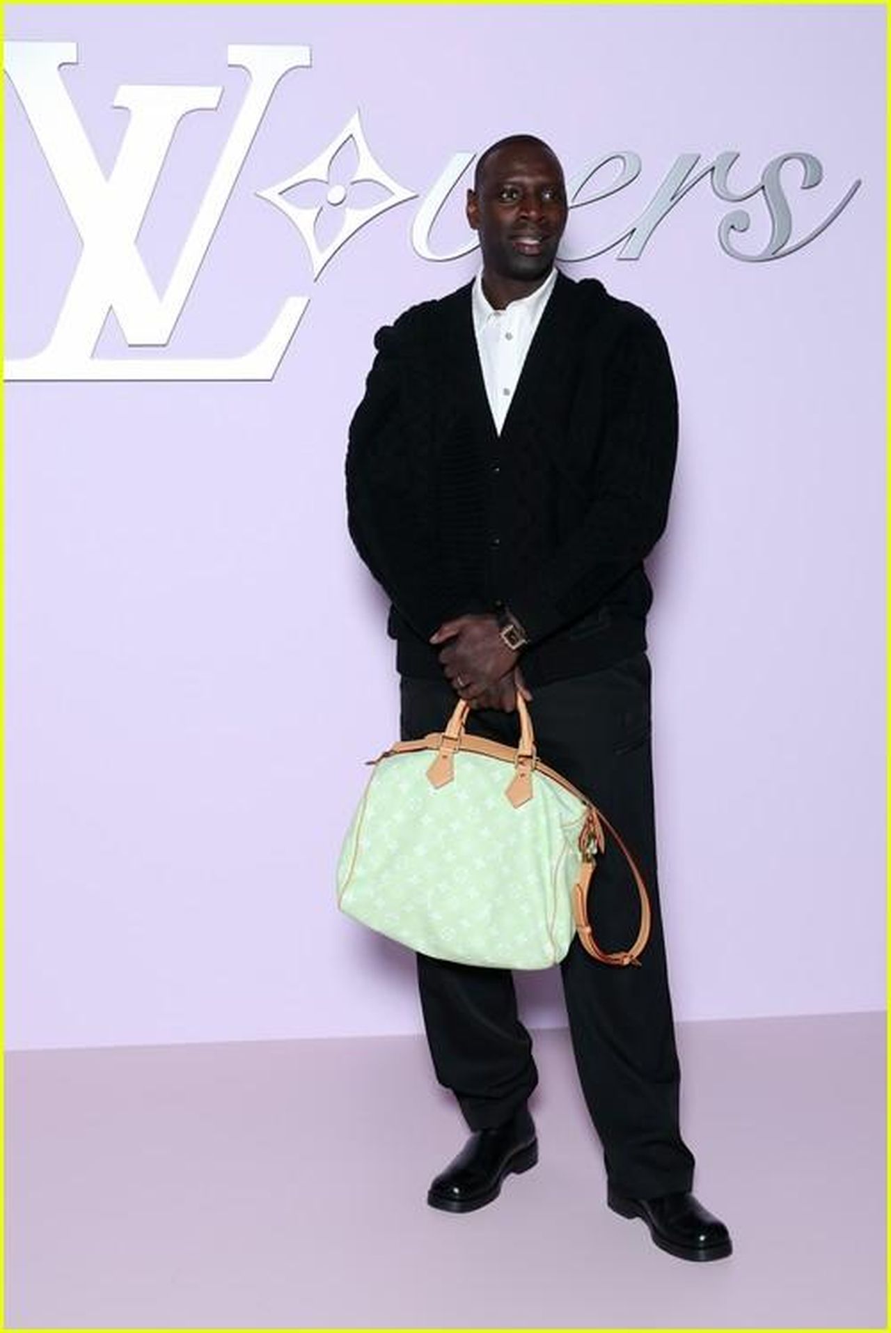 Celebrit_presenti_al_fashion_show_1p2q2DbFyg - Confidenze24 source:justjared - Celebrità presenti al fashion show - Omar Sy al fashion show di Louis Vuitton