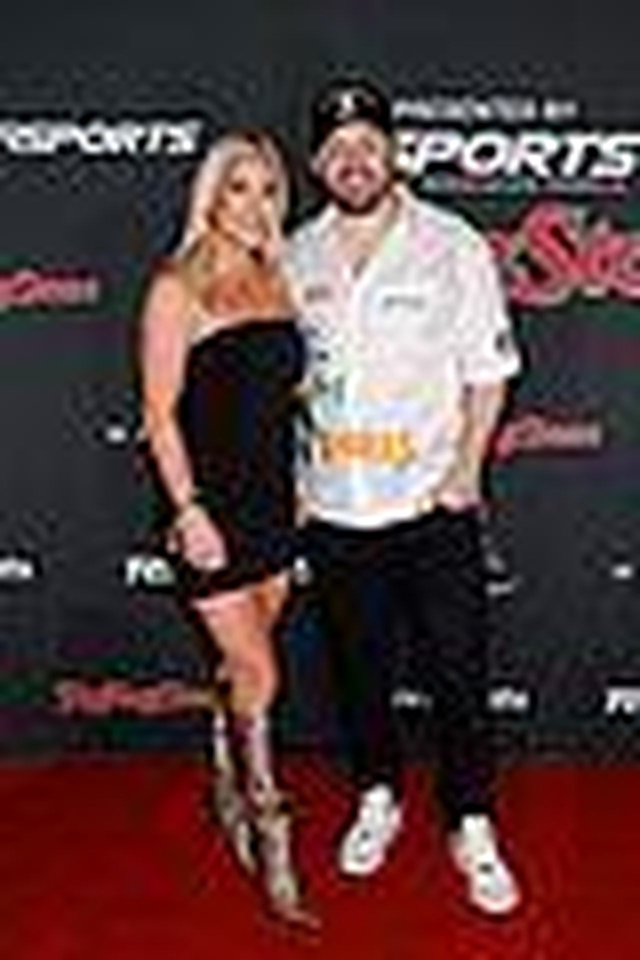 Chi__Baker_Mayfield_Dc4MhpHa9Y - Confidenze24 source:justjared - Chi è Baker Mayfield? - Baker Mayfield e Emily Wilkinson in un evento