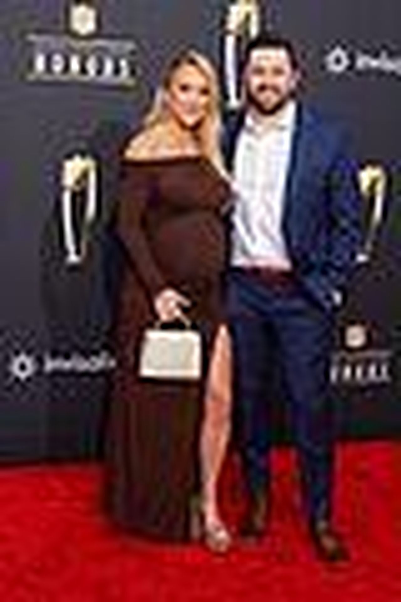 Chi__Baker_Mayfield_QEtkcdkbws - Confidenze24 source:justjared - Chi è Baker Mayfield? - Baker Mayfield con la moglie Emily Wilkinson