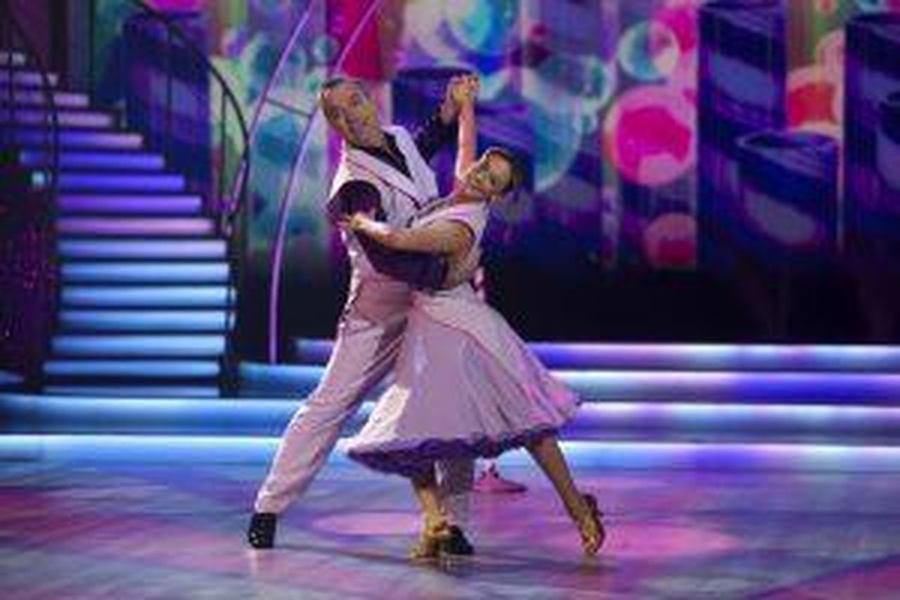 Chi__stato_eliminato_Iia92NMzX8 - Confidenze24 source:vipmagazine - Chi è stato eliminato? - Chef Kevin Dundon con la sua partner di danza