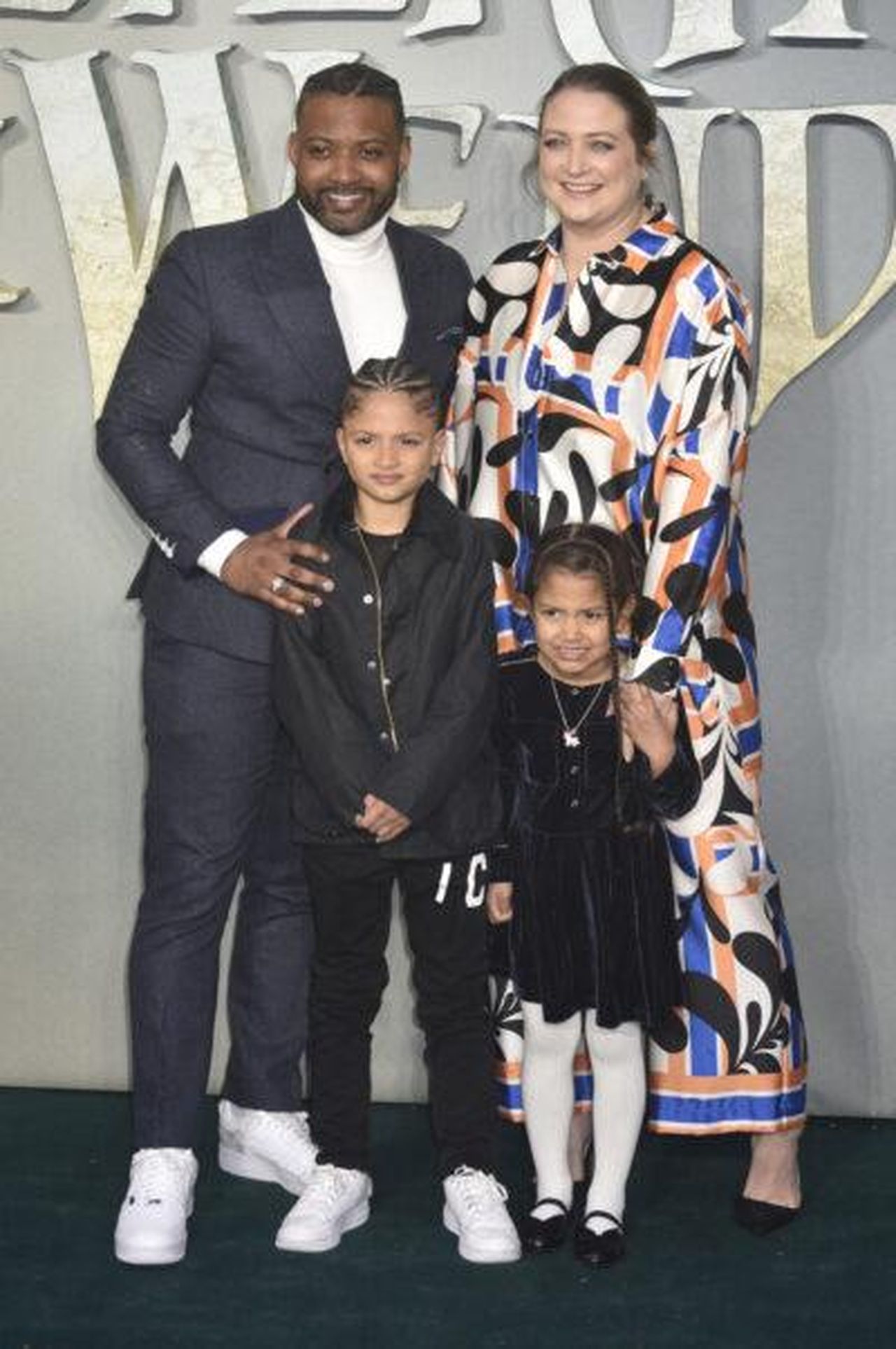 Chloe_racconta_un_anno_sfidante_yXPTzLzICl - Confidenze24 source:entertainmentdaily - Chloe racconta un anno 'sfidante' - JB e Chloe Gill con i loro bambini sul red carpet