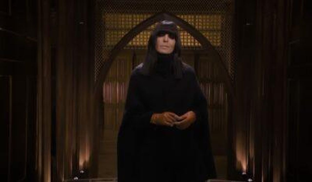Claudia_Winkleman_supporta_Leanne_Quigley_uTpbZjIHPa - Confidenze24 source:entertainmentdaily - Claudia Winkleman supporta Leanne Quigley - Claudia Winkleman in The Traitors stagione 3