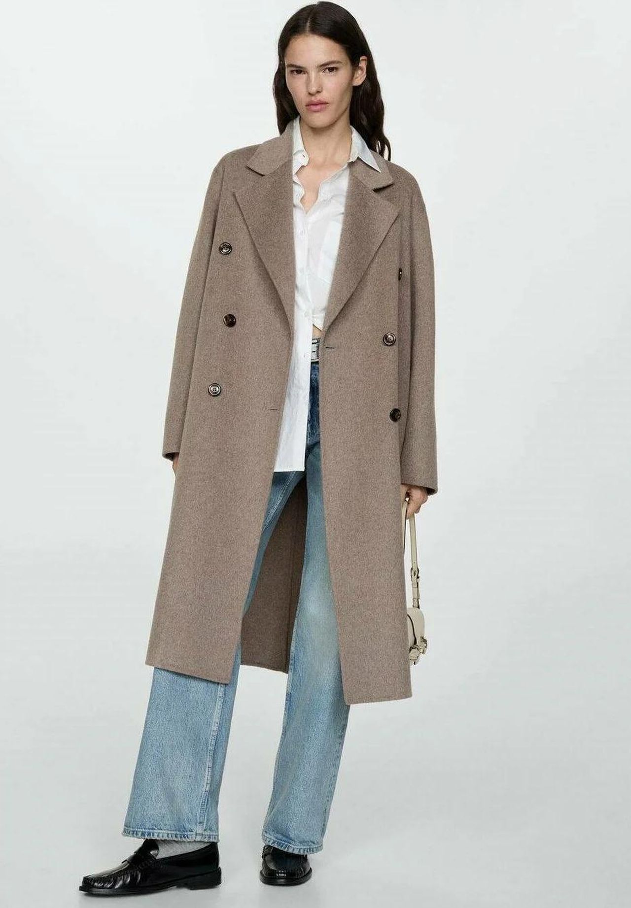 source:vipmagazine - Come incorporare il Mocha Mousse nel tuo guardaroba - Cappotto corto Mango disponibile su Zalando