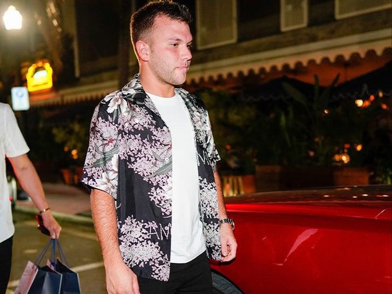 Comportamento_di_Chrisley_al_bar_SXdRGc6O90 - Confidenze24 source:allcelebrities - Comportamento di Chrisley al bar - Chase Chrisley in stato di ebbrezza