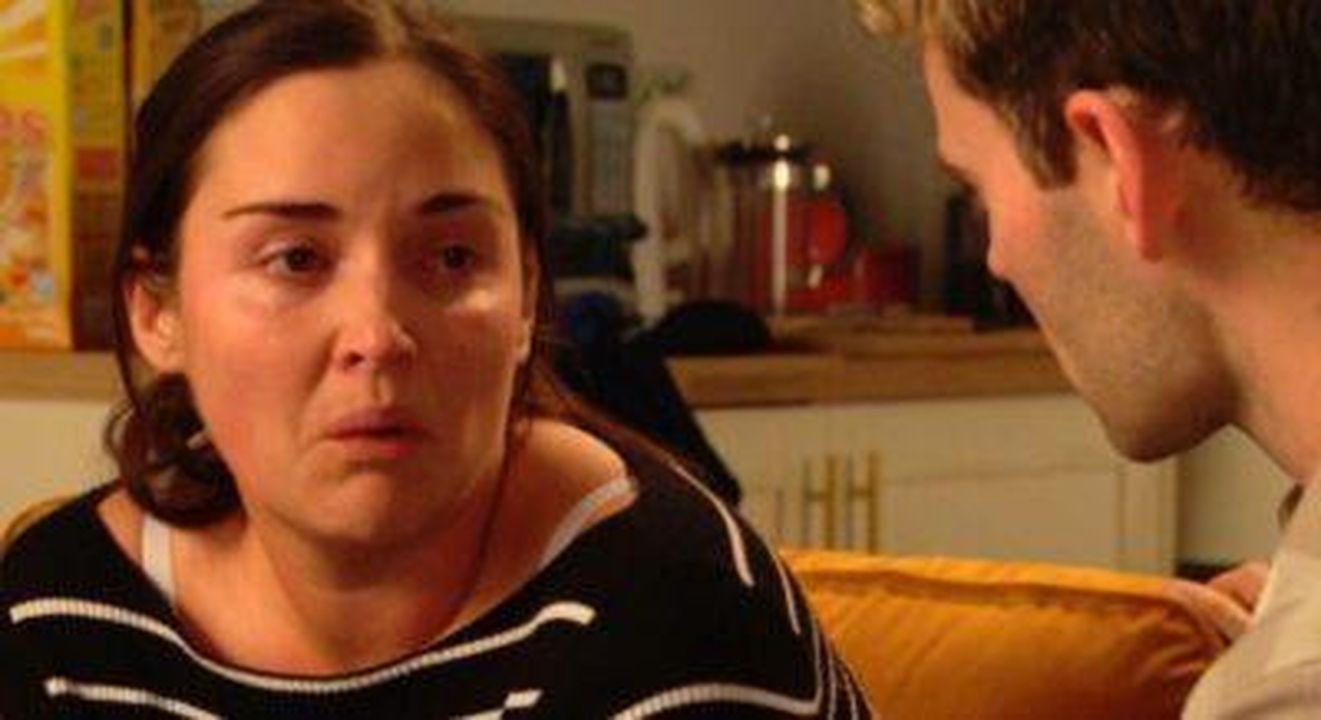 Confessione_di_Lauren_in_EastEnders_UkxQ9slRnm - Confidenze24 source:entertainmentdaily - Confessione di Lauren in EastEnders - Lauren si è aperta con Peter