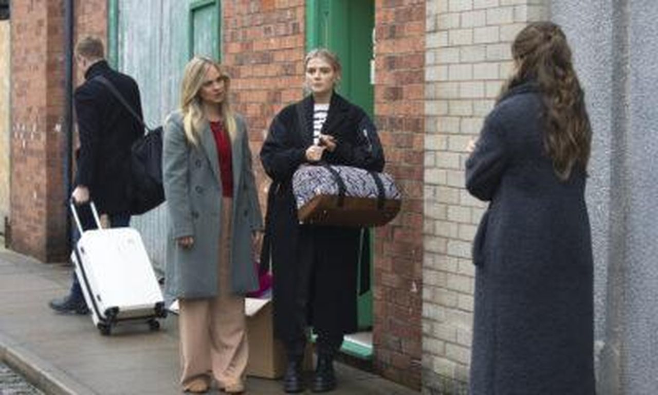 Coronation_Street_Bethany_scopre_il_segreto_di_Daisy_0S07xO6T3H - Confidenze24 source:entertainmentdaily - Coronation Street: Bethany scopre il segreto di Daisy - È davvero la fine?