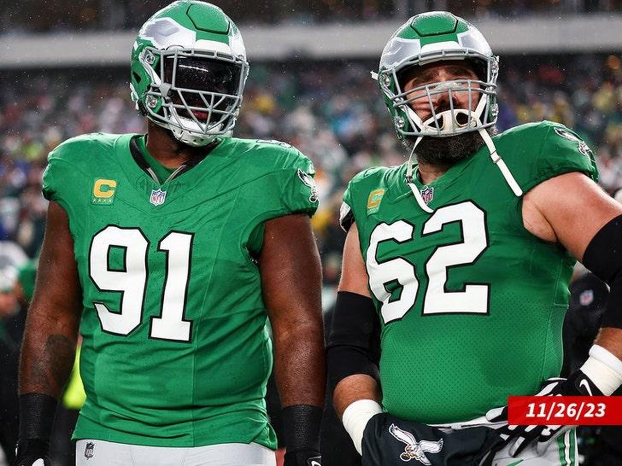 Cox_e_il_suo_supporto_per_la_sicurezza_FThFzUXPXj - Confidenze24 source:allcelebrities - Cox e il suo supporto per la sicurezza - Jason Kelce e Fletcher Cox