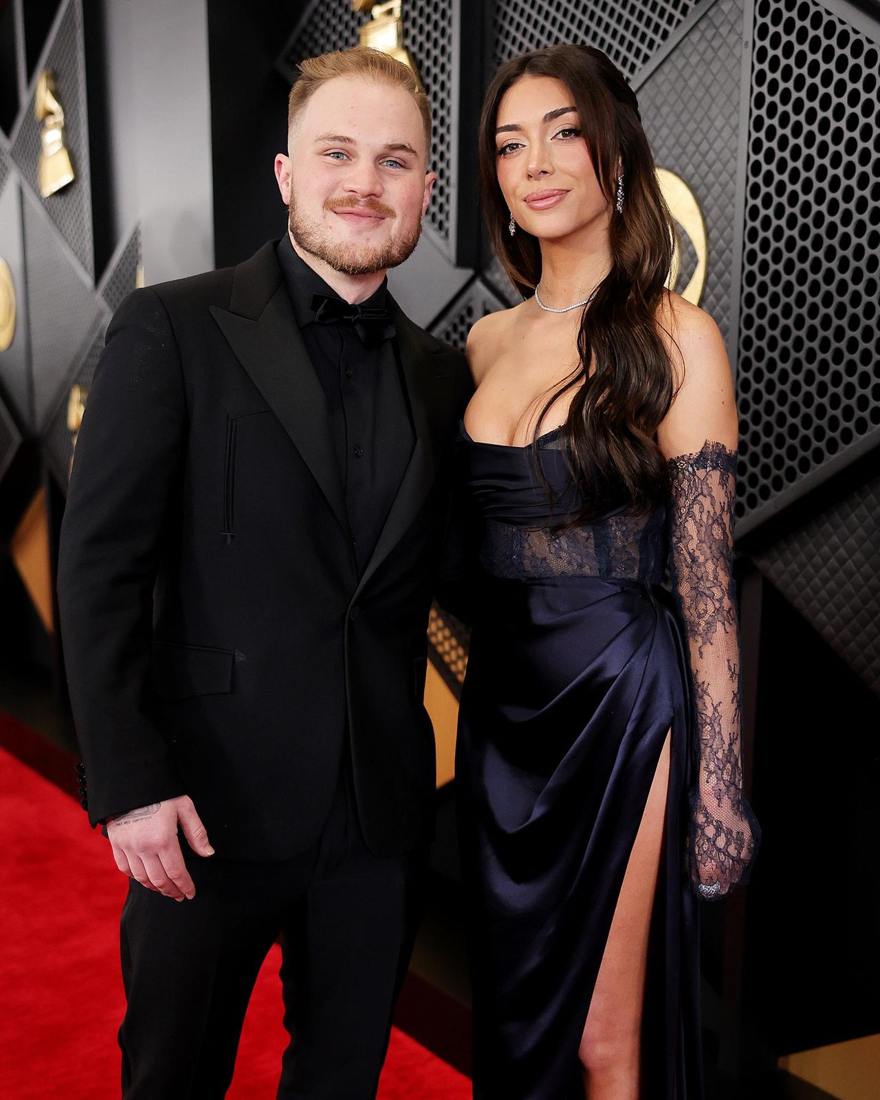 Critiche_ai_Troll_dei_Social_Media_0JImvoRFkb - Confidenze24 source:usmagazine - Critiche ai Troll dei Social Media - Zach Bryan e Brianna LaPaglia.