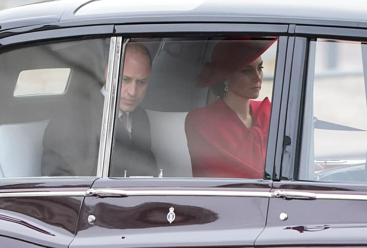 Critiche_e_scetticismo_cAB4lJRgPs - Confidenze24 source:celebitchy - Critiche e scetticismo - William e Kate in auto