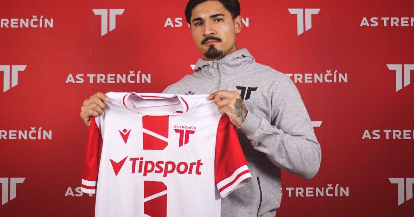 Crotone_Rojas_lascia_lItalia_LrTr5be9cg - Confidenze24 source:Blasting News - Crotone, Rojas lascia l'Italia - Luis Rojas con la maglia dell'AS Trencin