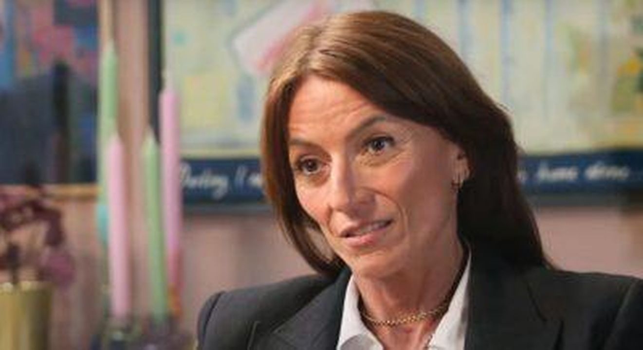 source:entertainmentdaily - Davina McCall condivide la perdita di peso dopo l'operazione - Davina McCall con espressione seria