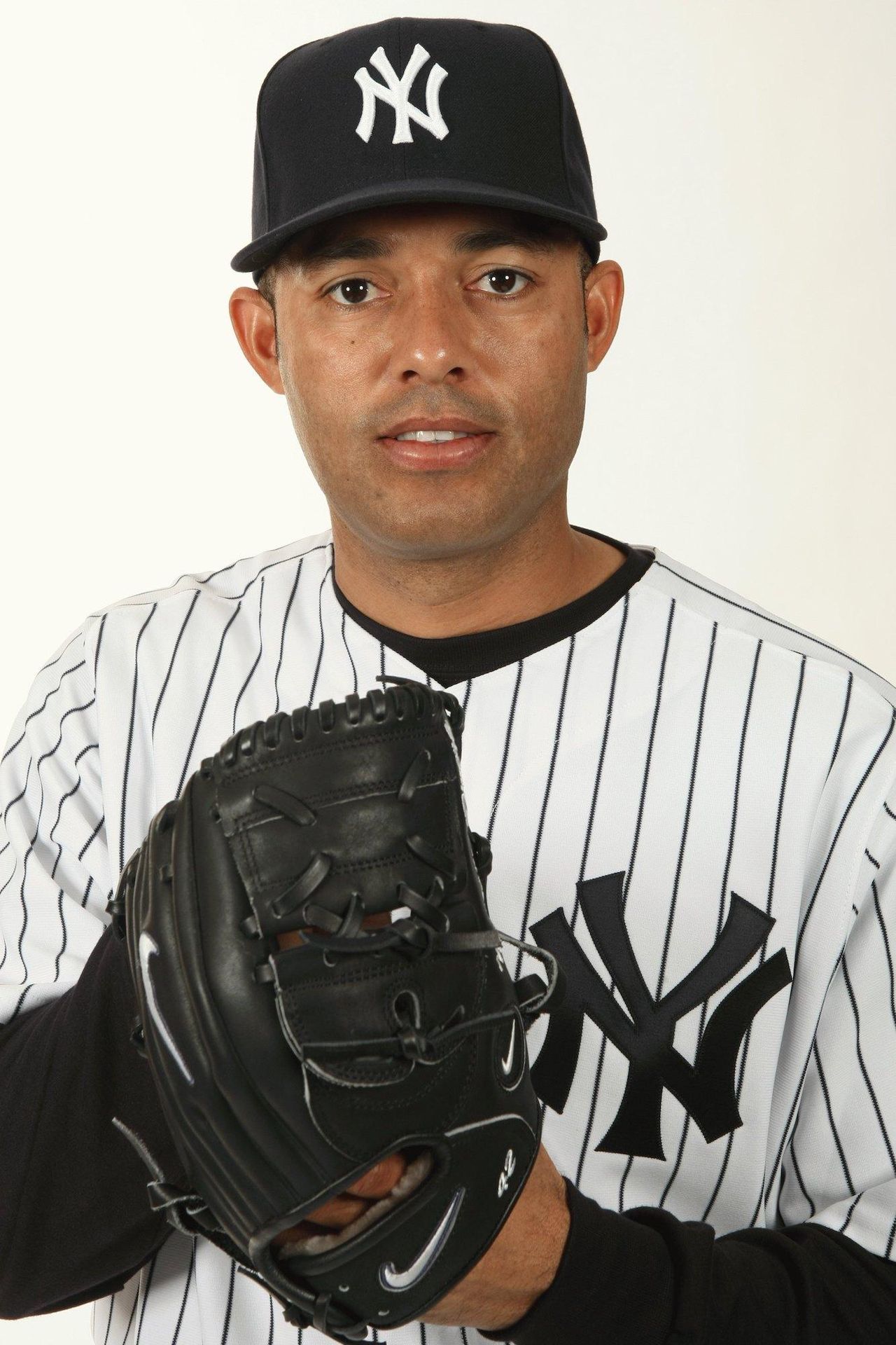 Dettagli_della_causa_foV6EXfRbq - Confidenze24 source:usmagazine - Dettagli della causa - Mariano Rivera e Clara Rivera accusati di coprire abusi su minori