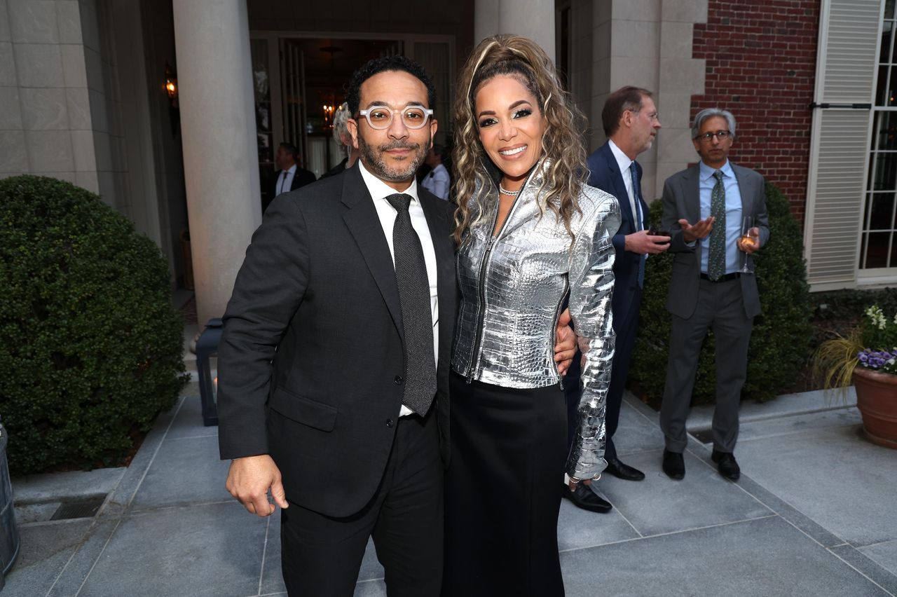 Dettagli_sulla_causa_contro_Emmanuel_Hostin_OuJ0RXSckr - Confidenze24 source:usmagazine - Dettagli sulla causa contro Emmanuel Hostin - Emmanuel Hostin e Sunny Hostin
