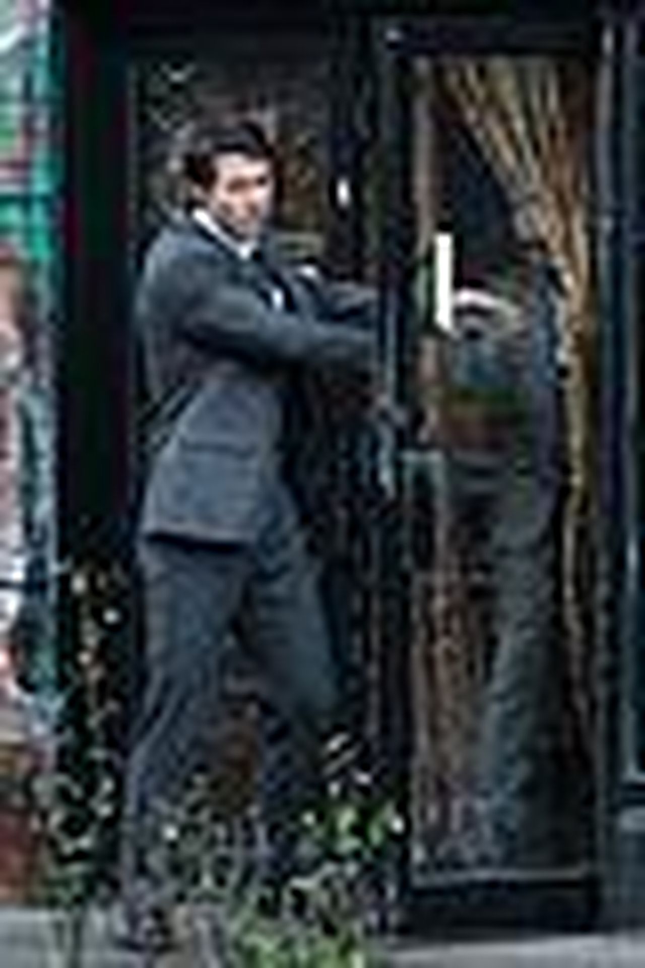 source:justjared - Dettagli sulla serie TV 'The Rainmaker' - milo callaghan the rainmaker set photos 08
