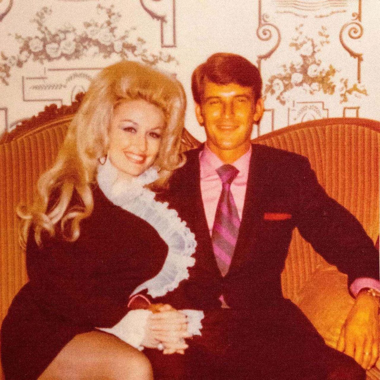 Dolly_Parton_e_Carl_Dean_LpIl91JgD5 - Confidenze24 source:usmagazine - Dolly Parton e Carl Dean - Dolly Parton e Carl Dean