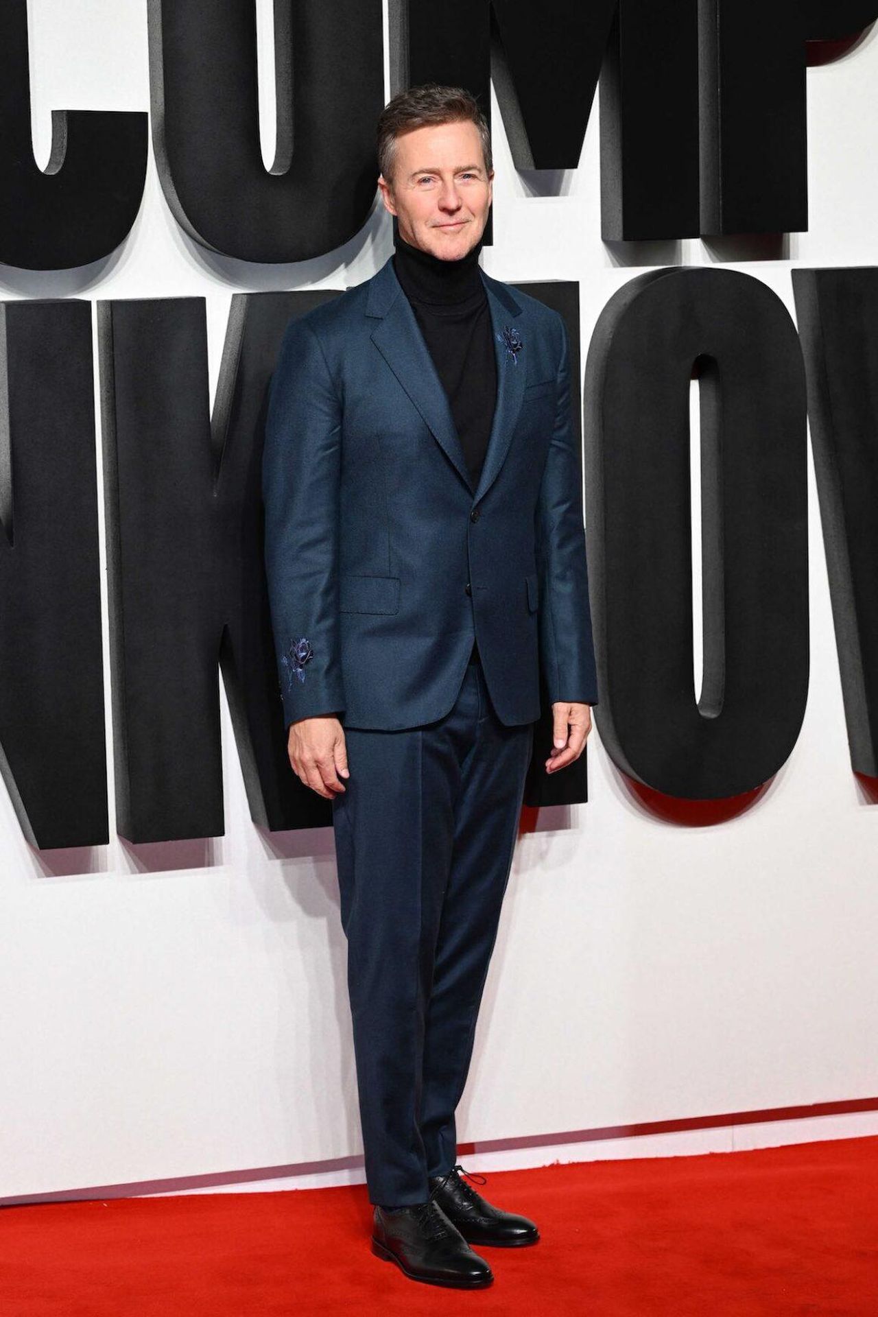 Edward_Norton_alla_premiere_di_A_Complete_Unknown_tlUvr5u0cB - Confidenze24 source:socialitelife - Edward Norton alla premiere di 'A Complete Unknown' - Edward Norton alla premiere di 'A Complete Unknown'