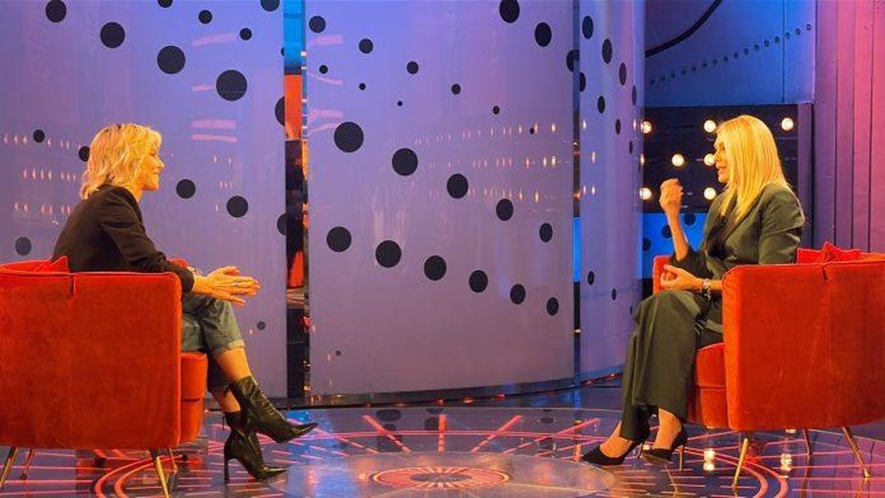 Eleonora_Daniele_si_racconta_nel_salotto_di_Francesca_Fialdini_vExnjN9rnY - Confidenze24 Eleonora Daniele si racconta nel salotto di Francesca Fialdini - Eleonora Daniele ospite Fialdini