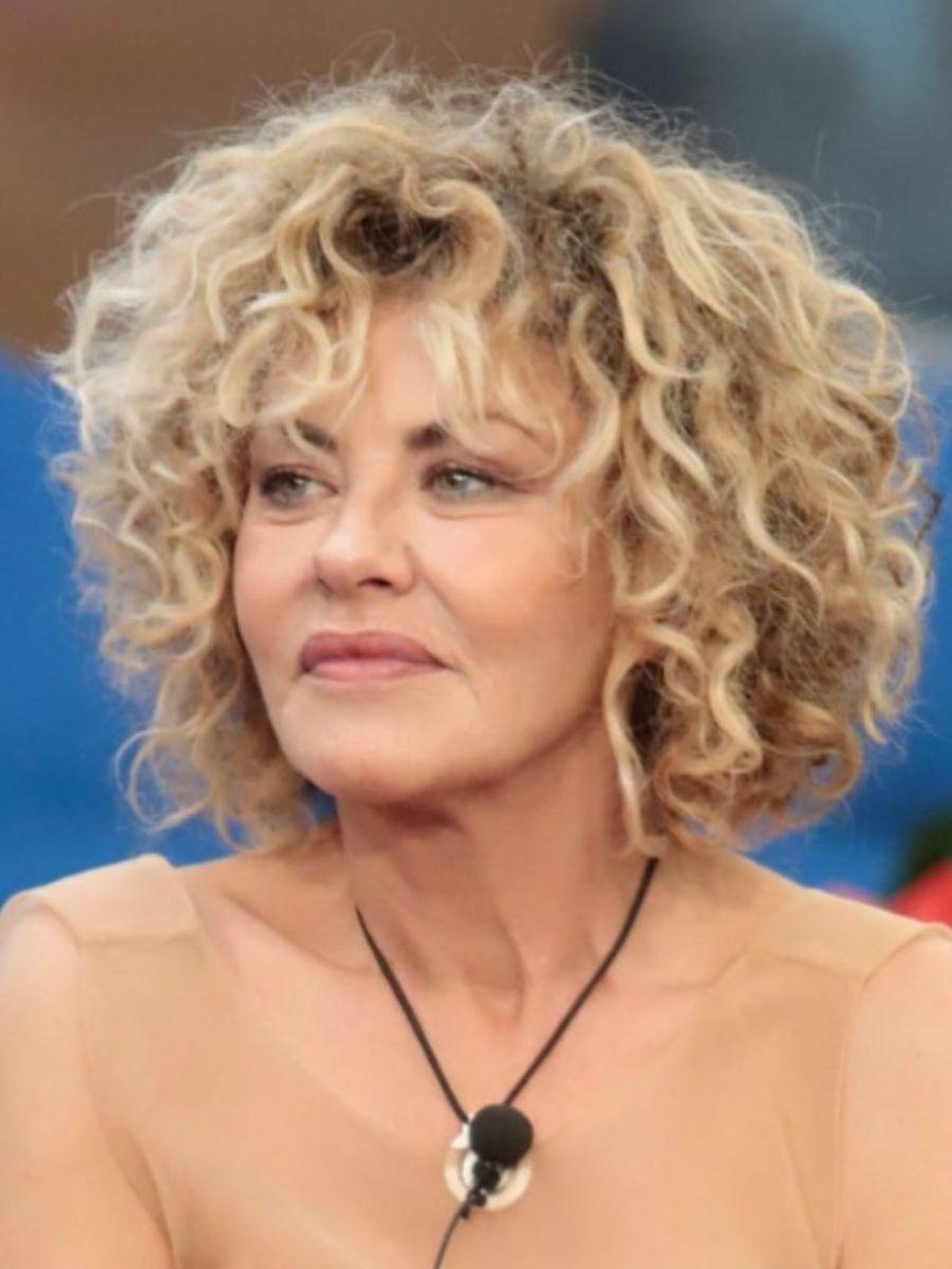 Eva_Grimaldi_sullepisodio_del_bollitore_eSBjw0SeDf - Confidenze24 source:tvzap - Eva Grimaldi sull’episodio del bollitore - Eva Grimaldi parla dell'episodio del bollitore