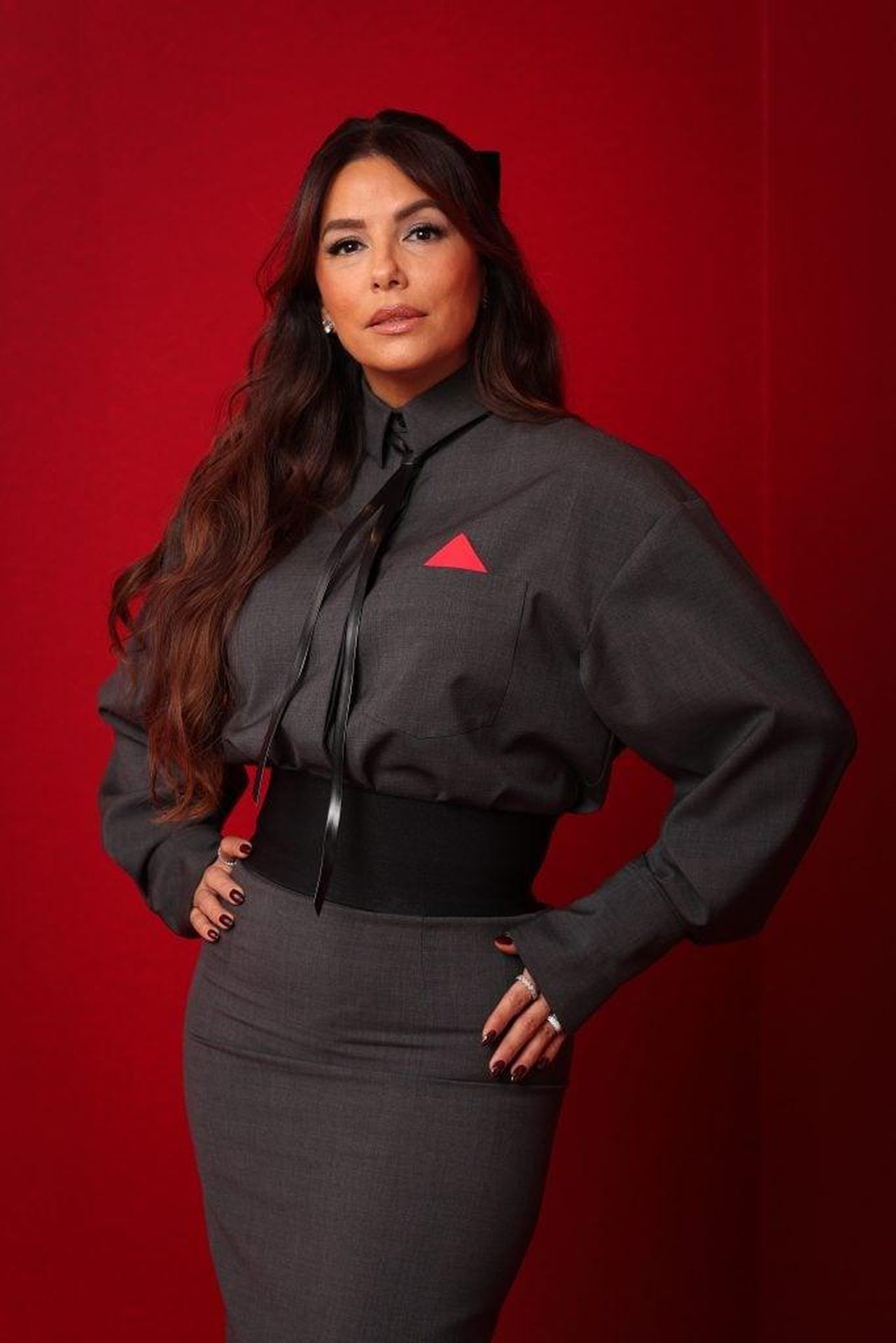Eva_Longoria_non__sola_nella_sua_donazione_rwuH4cwRCI - Confidenze24 source:thehollywoodgossip - Eva Longoria non è sola nella sua donazione - Eva Longoria il 6 dicembre 2024.