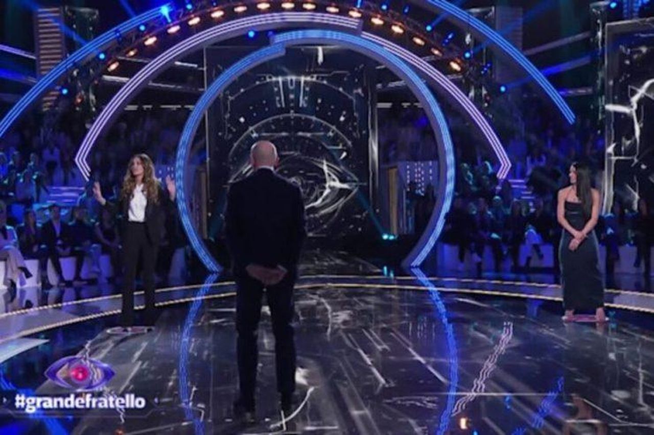 Fanpage_rivela_un_errore_umano_WEBZq0R81i - Confidenze24 source:controcopertina - Fanpage rivela un errore umano - Errore nel televoto di Grande Fratello