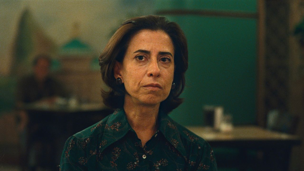 Fernanda_Torres_in_Im_Still_Here_UFbDY0qvCp - Confidenze24 source:sheknows - Fernanda Torres in 'I'm Still Here' - I'm Still Here (2024) FERNANDA TORRES as Eunice Credit: Adrian Teijido/Sony Pictures Classics