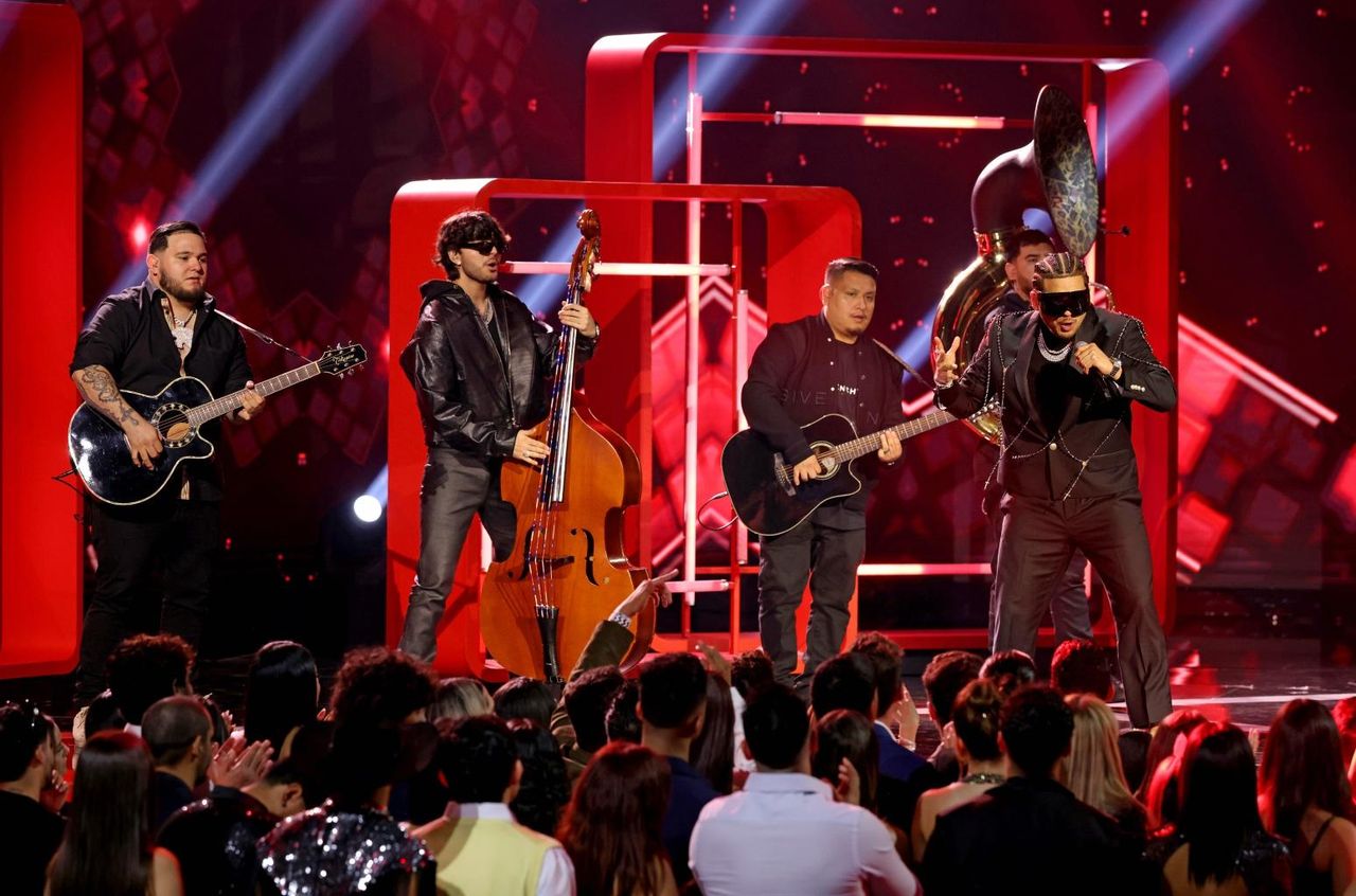 source:billboard - Fuerza Regida si fa avanti per la comunità - Fuerza Regida Billboard Latin Music Awards 2024