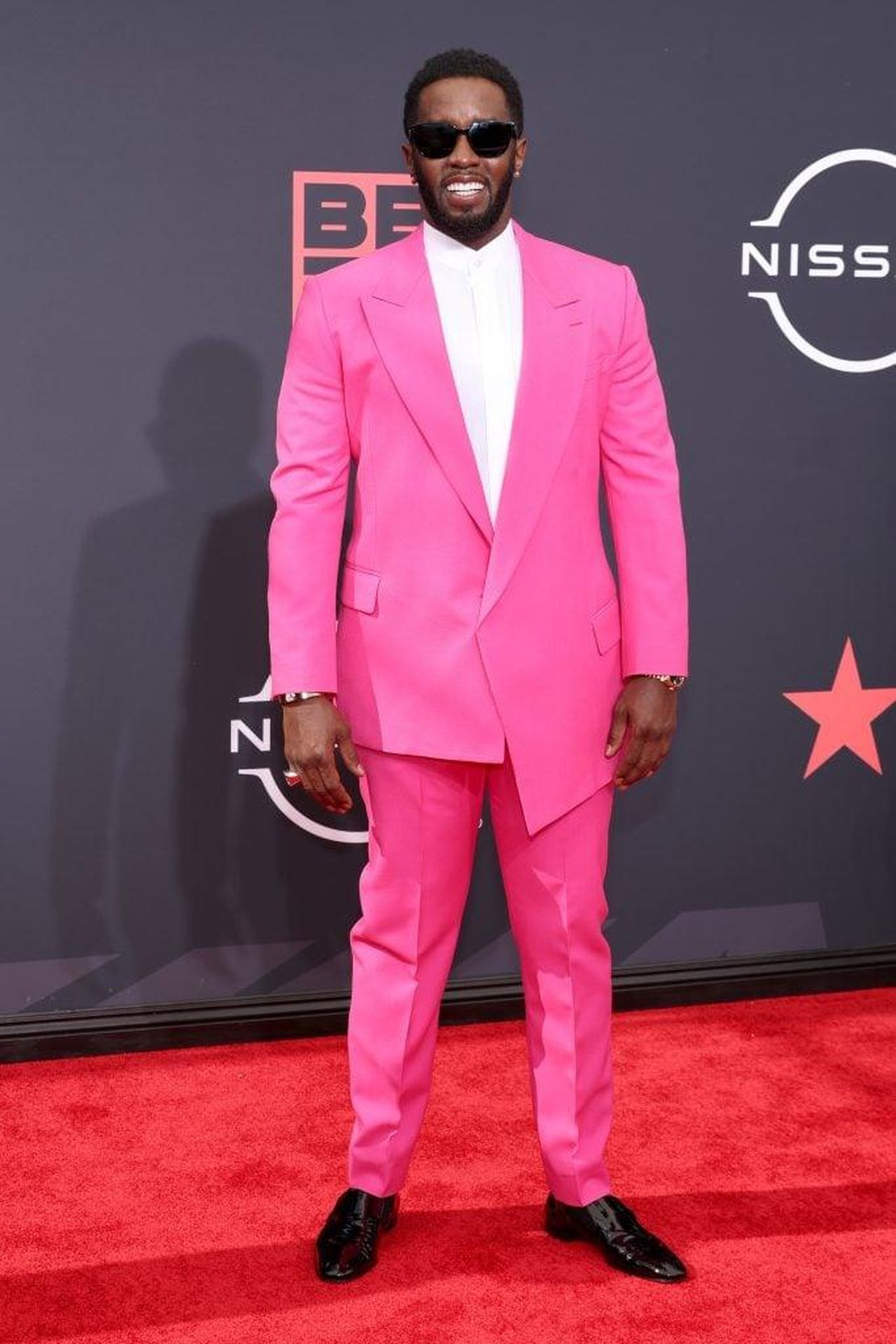 Gli_Avvocati_di_Diddy_Sostengono_che__Stato_Vindicato_dai_Video_Freak_Off_mRdFy9yVoE - Confidenze24 source:thehollywoodgossip - Gli Avvocati di Diddy Sostengono che È Stato Vindicato dai Video 'Freak Off' - Sean 'Diddy' Combs partecipa ai BET Awards 2022