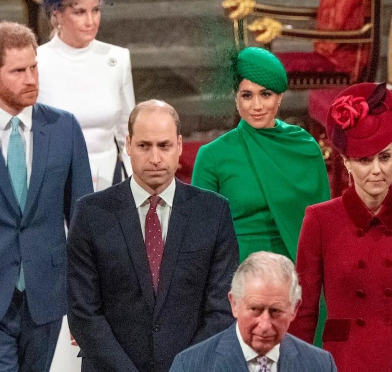 Harry_e_Meghan_umiliati_da_Kate_e_William_il_motivo_Xn6w29jDF6 - Confidenze24 source:tvzap - Harry e Meghan umiliati da Kate e William: il motivo - Royal Family