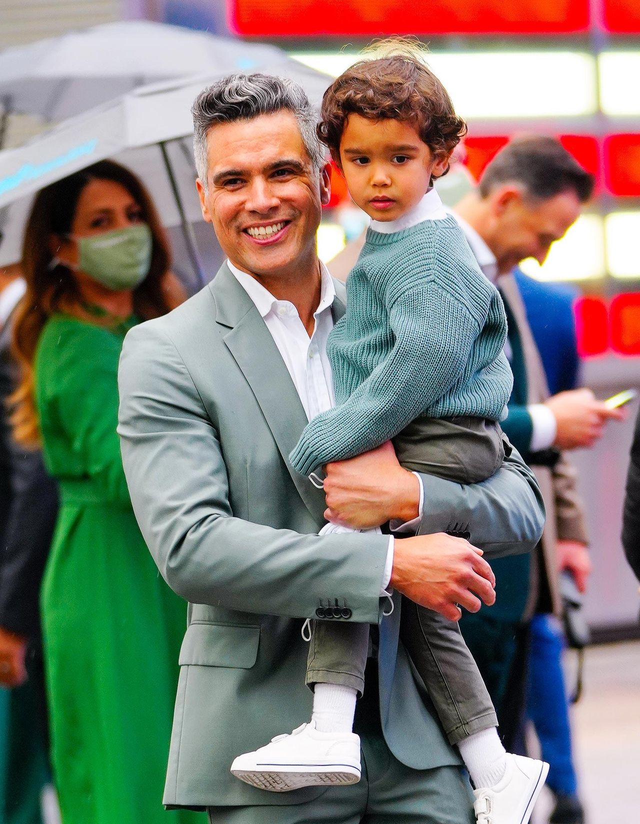 Hayes_Alba_Warren_Il_Figlio_Pi_Giovane_yvfHRPyP8n - Confidenze24 source:usmagazine - Hayes Alba Warren: Il Figlio Più Giovane - Hayes Alba Warren